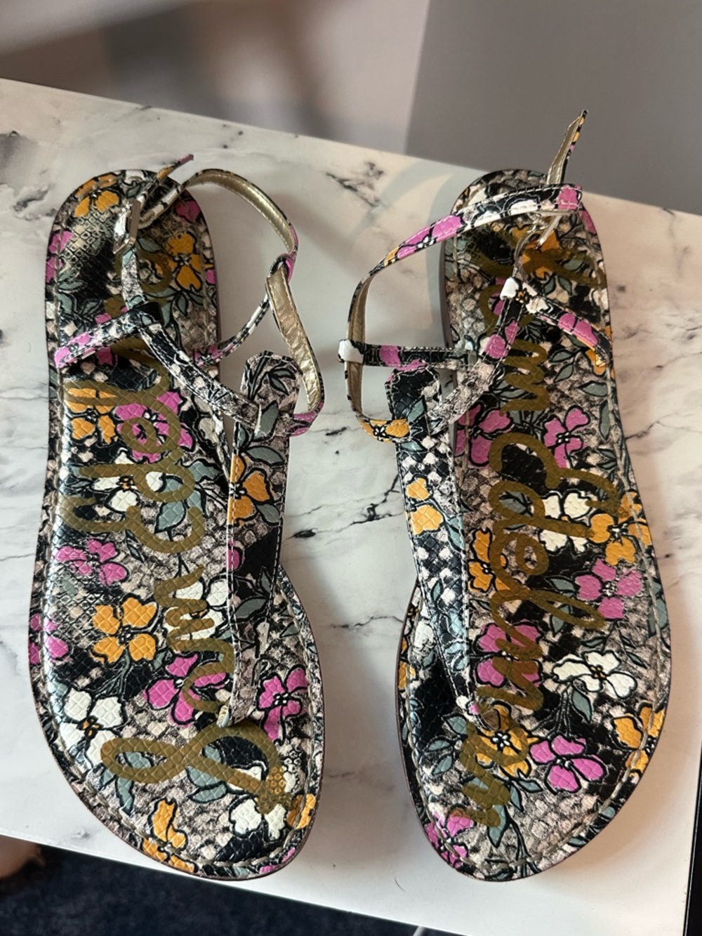 Sam Edelman Gigi Thong Sandals – Bright Retro Floral & Snakeskin Print